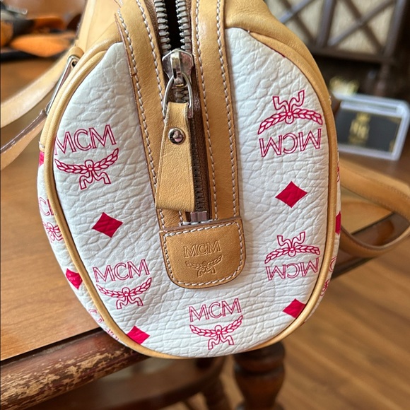 MCM Tan and White Shoulder Bag with COA - Picture 6 of 15